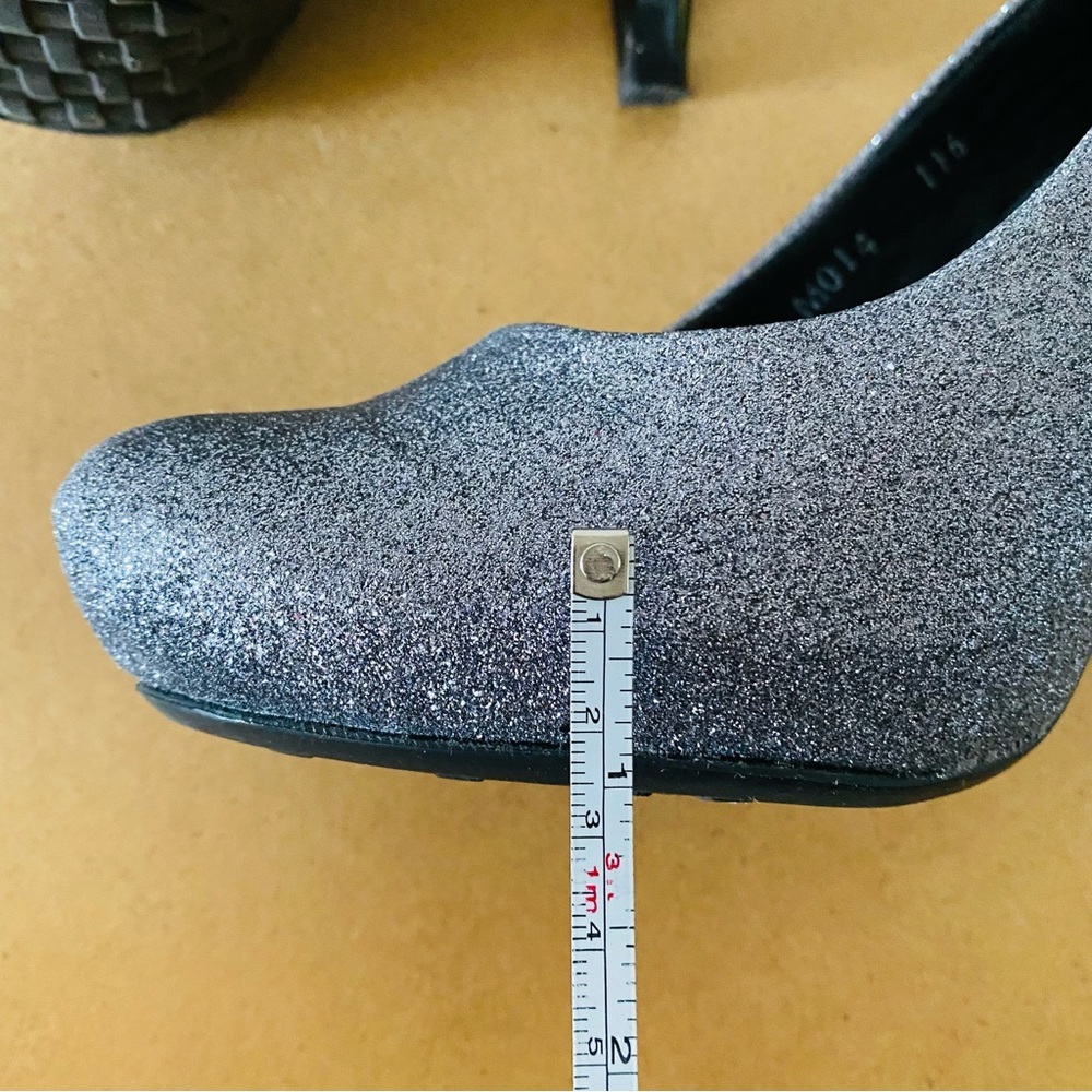 Gabriella Rocha Glittery Heels pumps size 6 VGUC Msrp $60 worn once - Picture 6 of 11